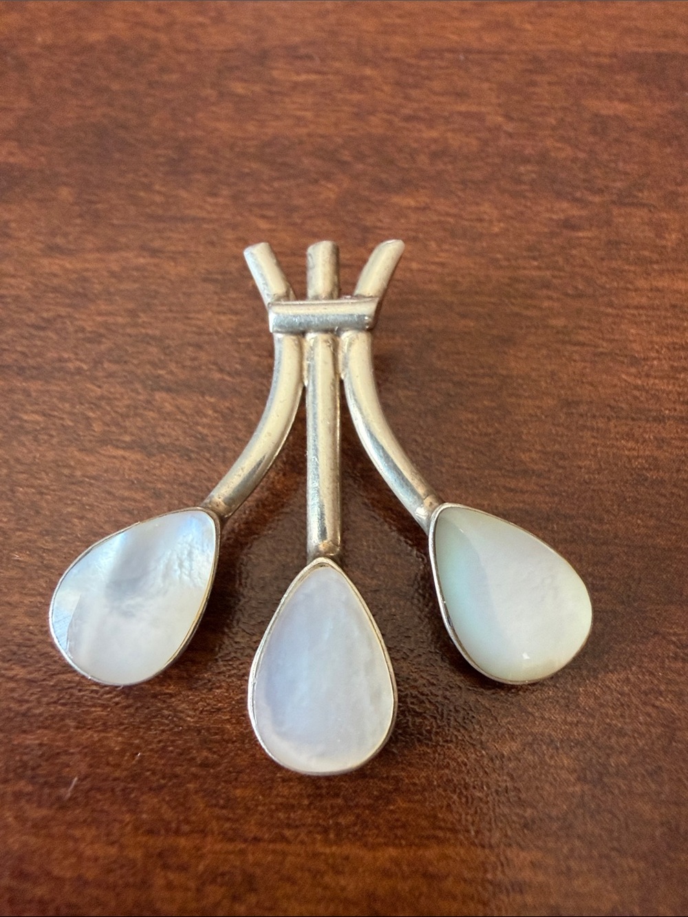 Vintage 950 sterling silver abstract Southwestern pendant mother of pearl